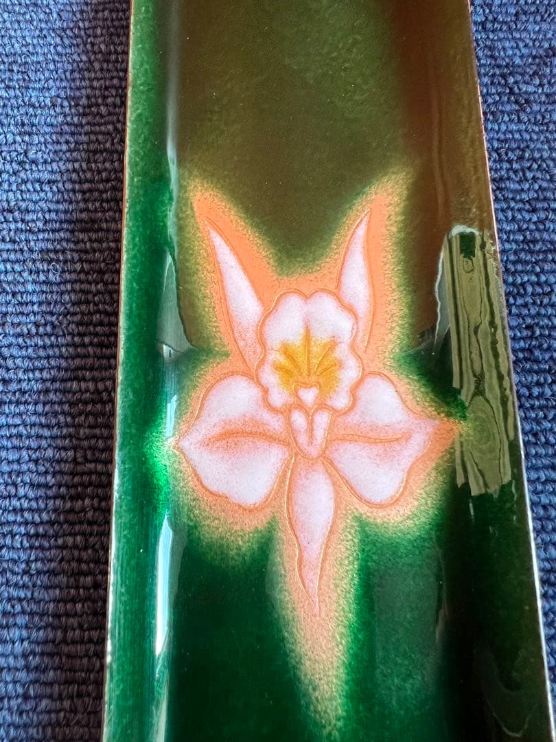 1342  七宝緑光釉洋蘭文　皿　未使用