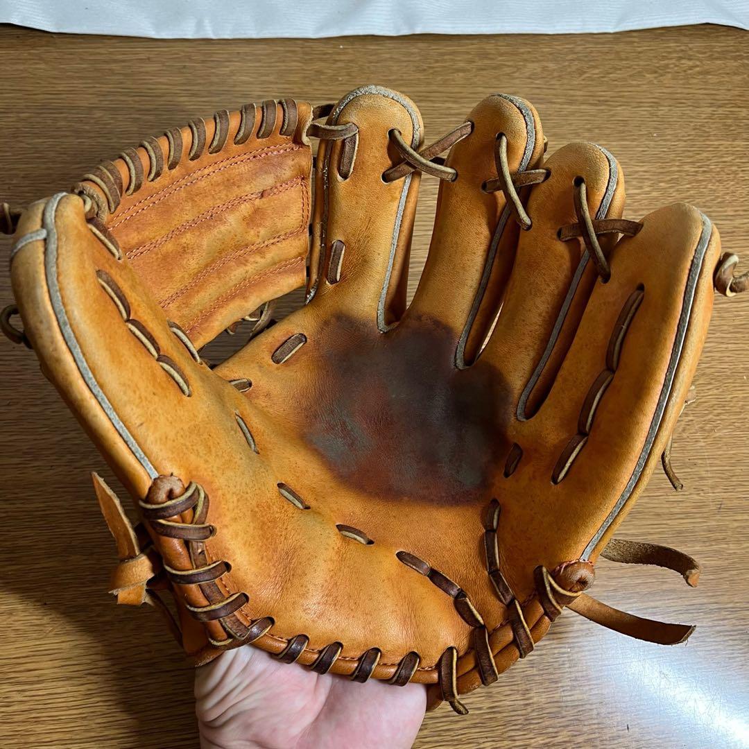 ハイゴールド 一般硬式 グローブ グラブ サイン入り 支給品？ 内野用 刺繍有り