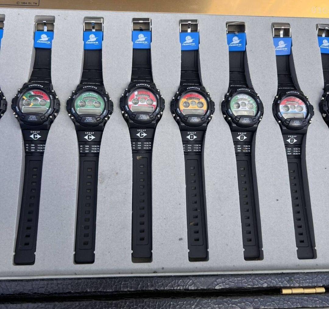 FIFA W杯 フランス1998 (限定品)オフィシャル腕時計セット（32本）