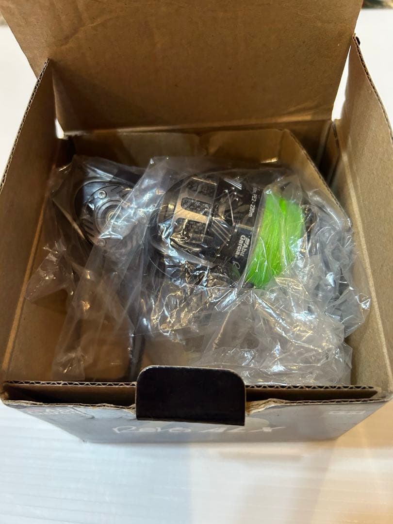 REVO ALX THETA 3000SH スピニングリール 未使用に近いお品