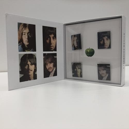 THE BEATLES/ホワイトアルバムのピンバッジ 未使用品