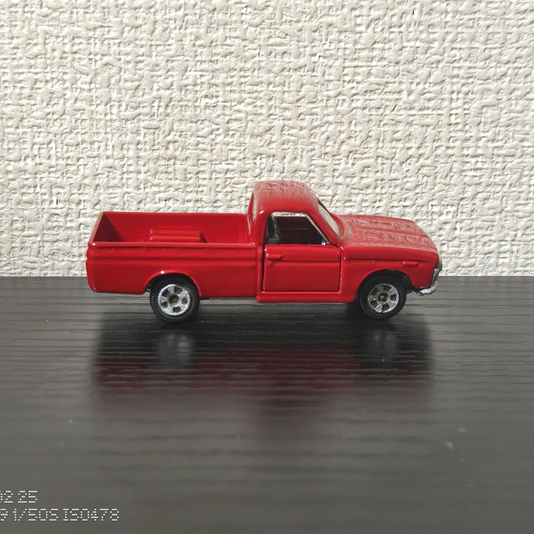 TOMICA　トミカ　ダットサン　トラック　赤色　香港製