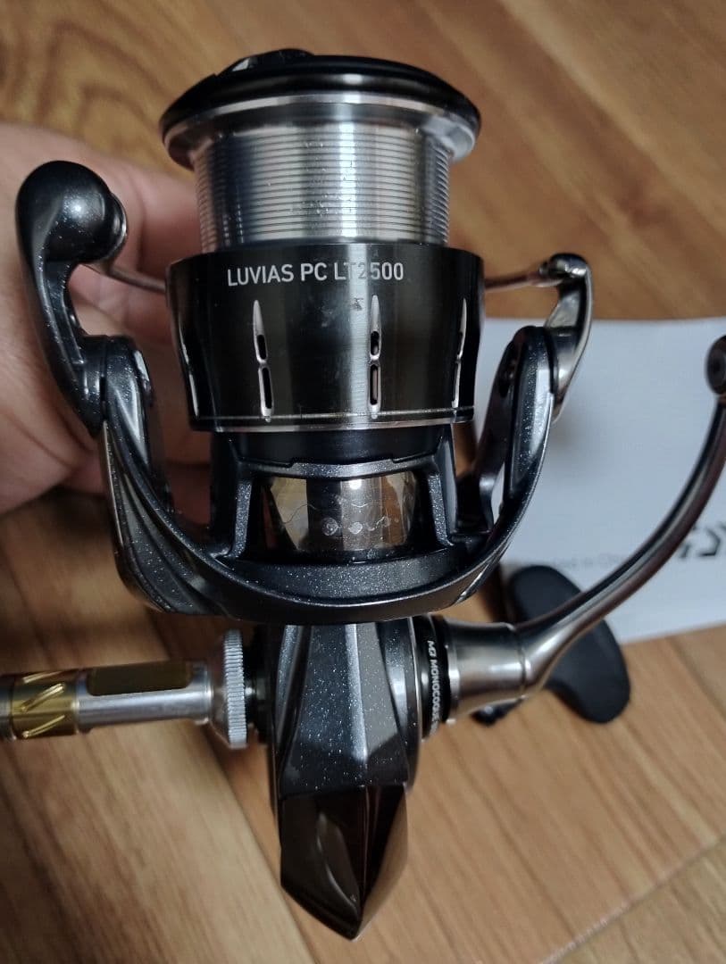 LUVIAS PC LT2500 スピニングリール