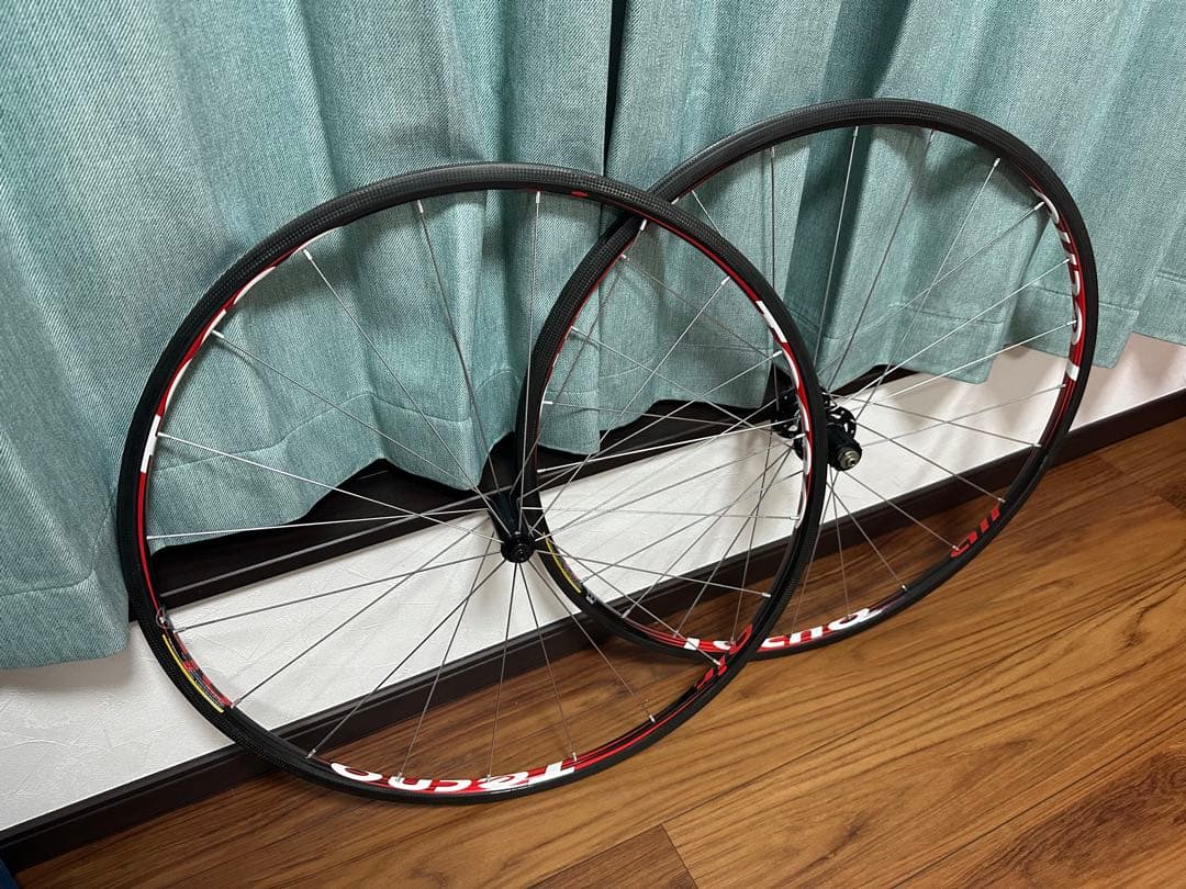 超軽量カーボンホイール前後約1100g