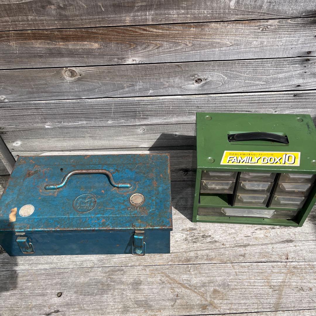 ヴィンテージ　色々部品　工具箱付き