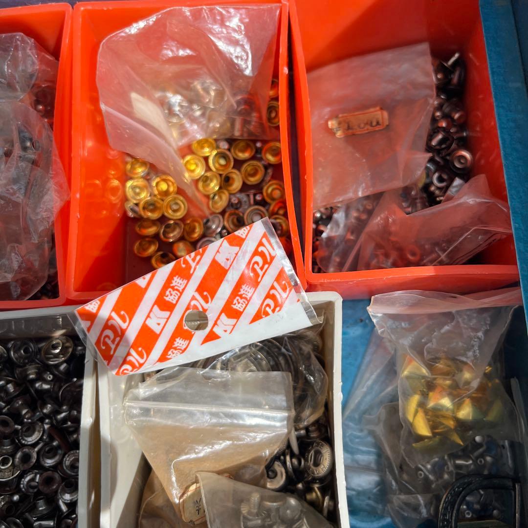 ヴィンテージ　色々部品　工具箱付き