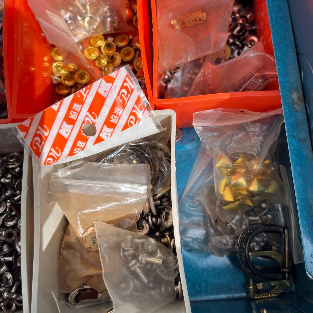 ヴィンテージ　色々部品　工具箱付き