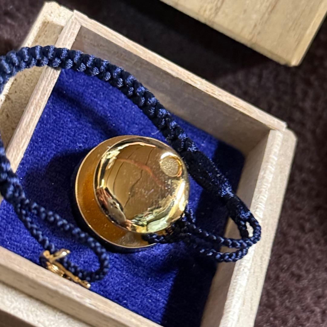 叙勲記念 菊花紋章 バッジ　菊紋　記章　徽章　襟章　勲章　皇室　叙勲 桐箱