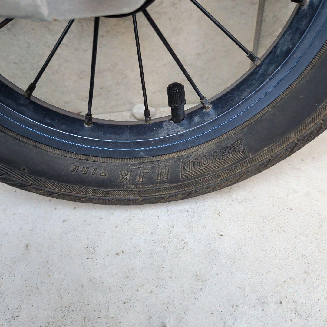 ストライダー プロ　軽量 シルバー　カスタム　タイヤ　予備タイヤ付き