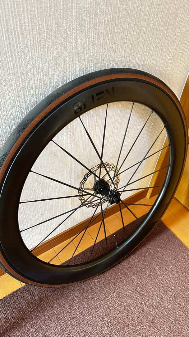 【Xmas特価】8LIEN カーボン　ワイドバージョンF50 R60 ホイール