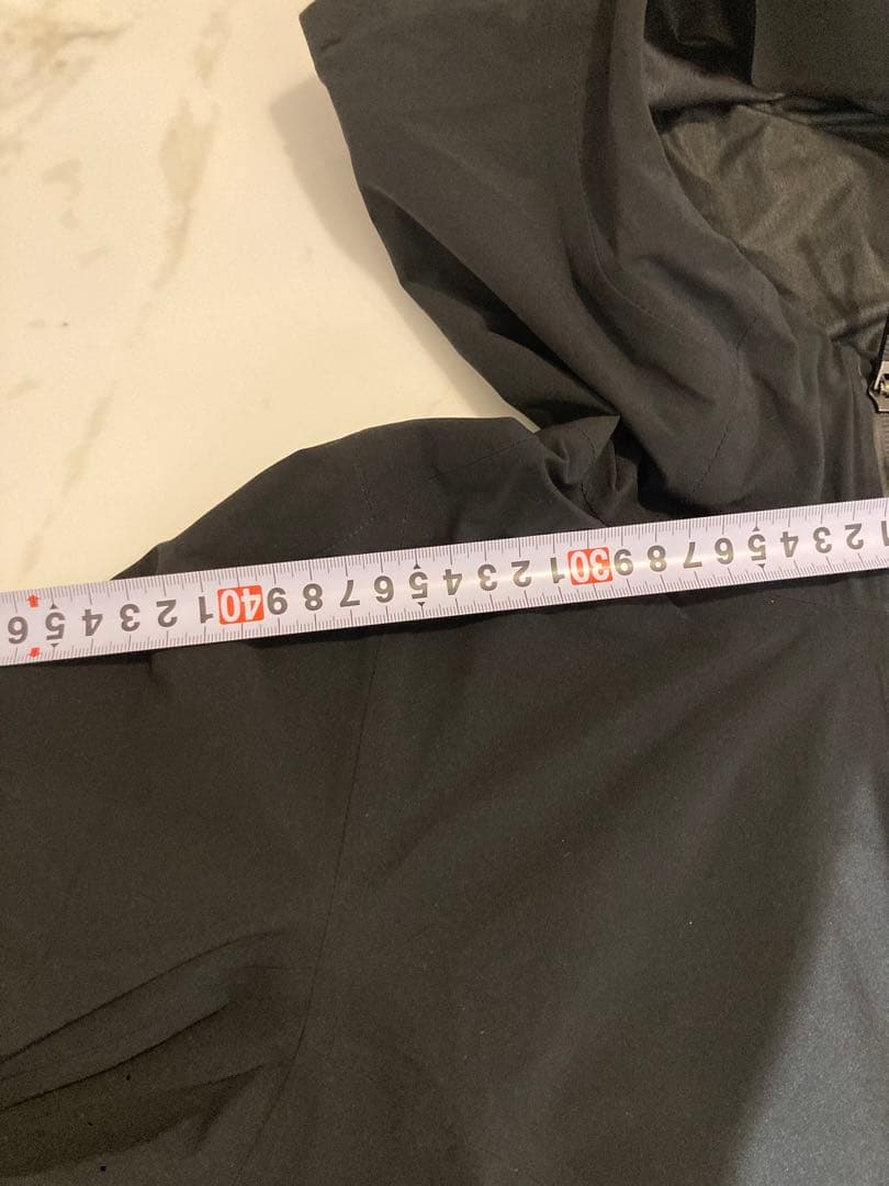 【新品タグ付き・定価29,800円】ルルレモン　ジャケット　パーカー　４　黒