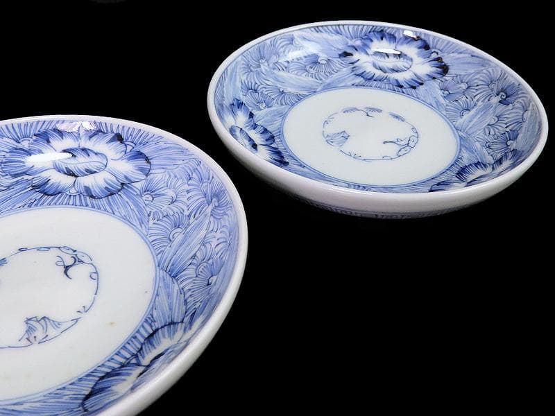 古伊万里　染付　線描き　草花紋の図　３寸半　手塩皿　２枚　E770AS-fbre