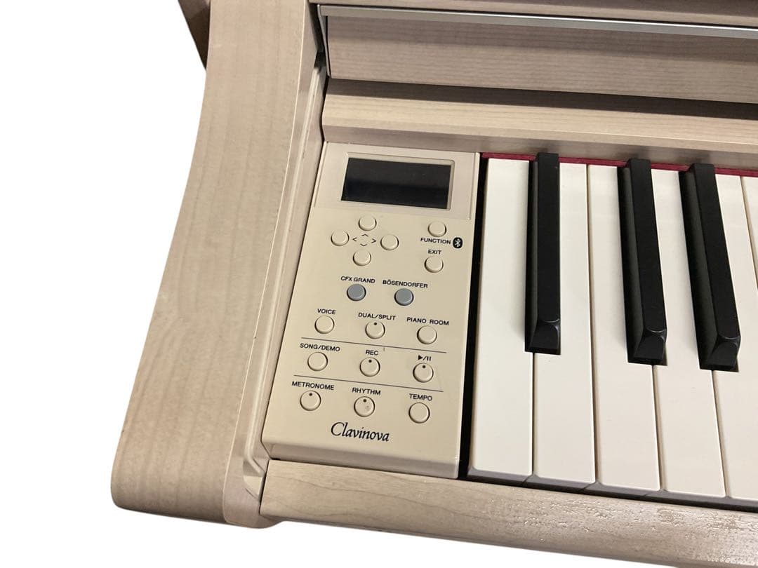 YAMAHA ヤマハ　電子ピアノ Clavinova（クラビノーバ）