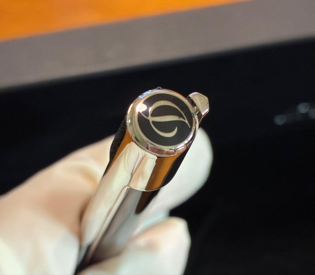 afri様へ S.T. Dupont ボールペン 黒　未使用品