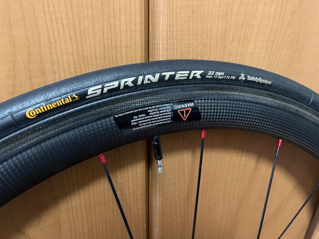 軽量カーボンホイール チューブラー シマノフリー11s、タイヤ付き