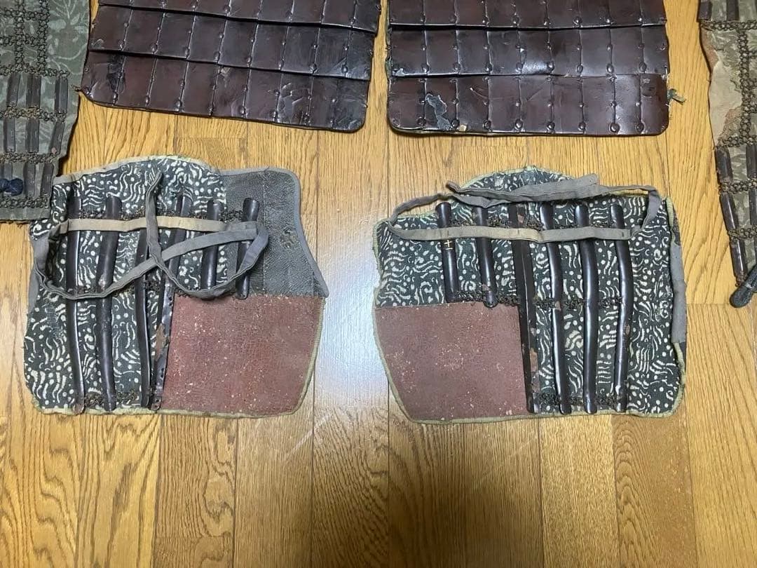 江戸期　時代物の籠手・佩楯・脛当３点セット