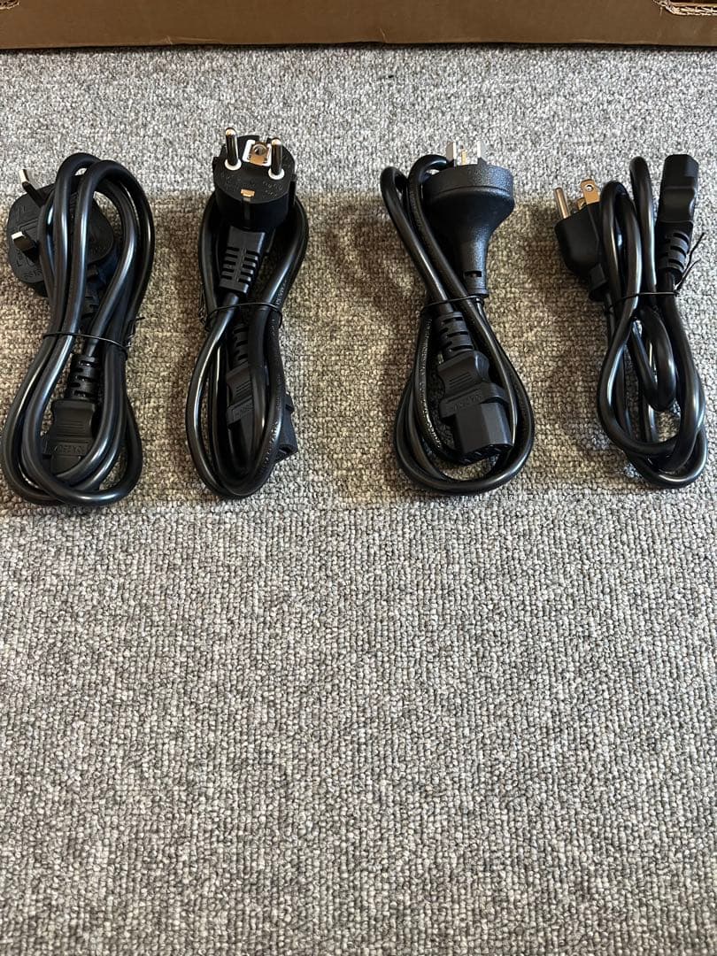 Wahoo KICKR CORE ズイフトコグ付き