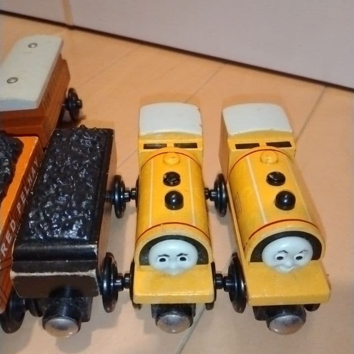 ①木製トーマス ヘンリエッタなどセット
