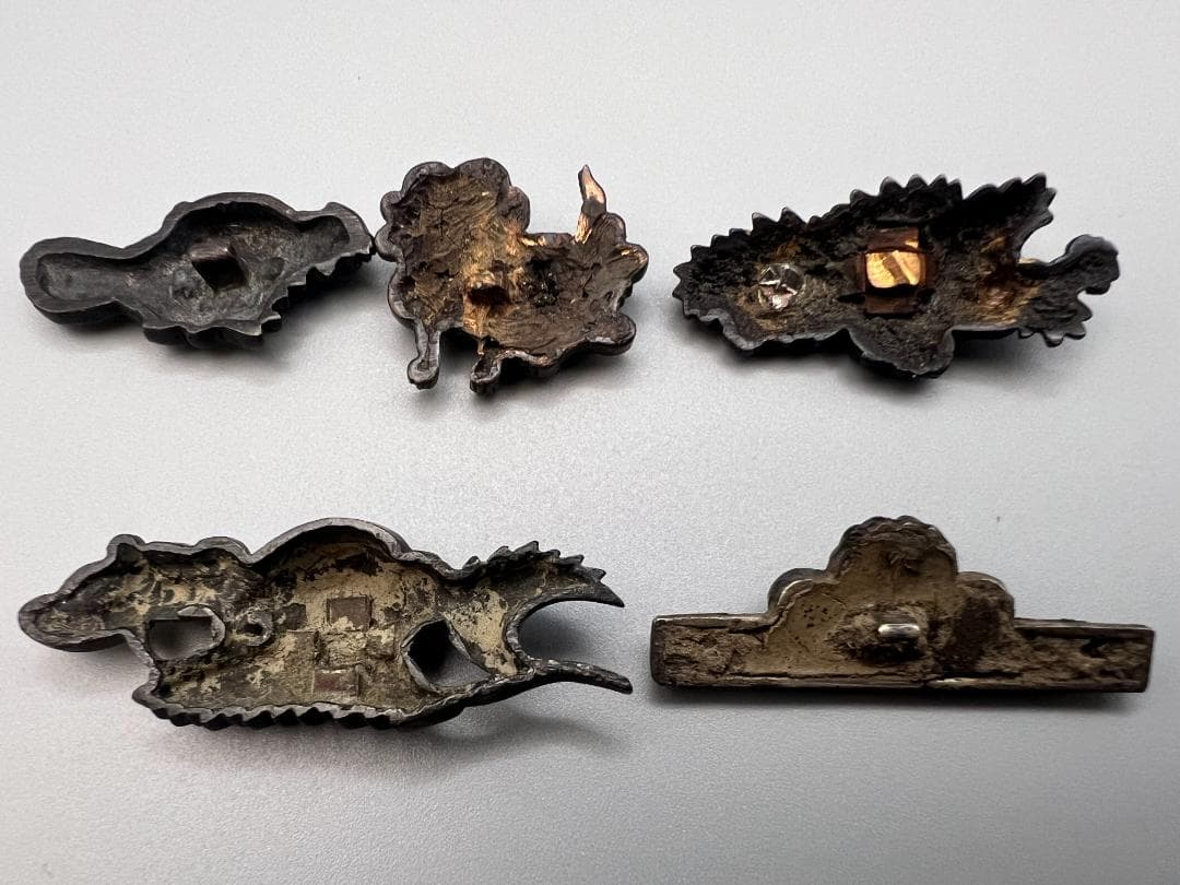 【海】江戸明治金工　鶏　獅子　龍　カニ　５点　金目　手彫　目貫　金銀象嵌　骨董品