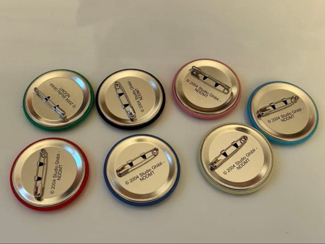 ハウルの動く城　刺繍缶バッジ　ジブリ