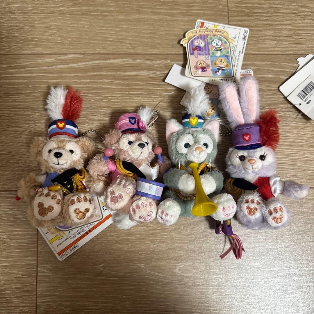 ダッフィー　ハッピーマーチングファン　ぬいぐるみストラップ　4体セット