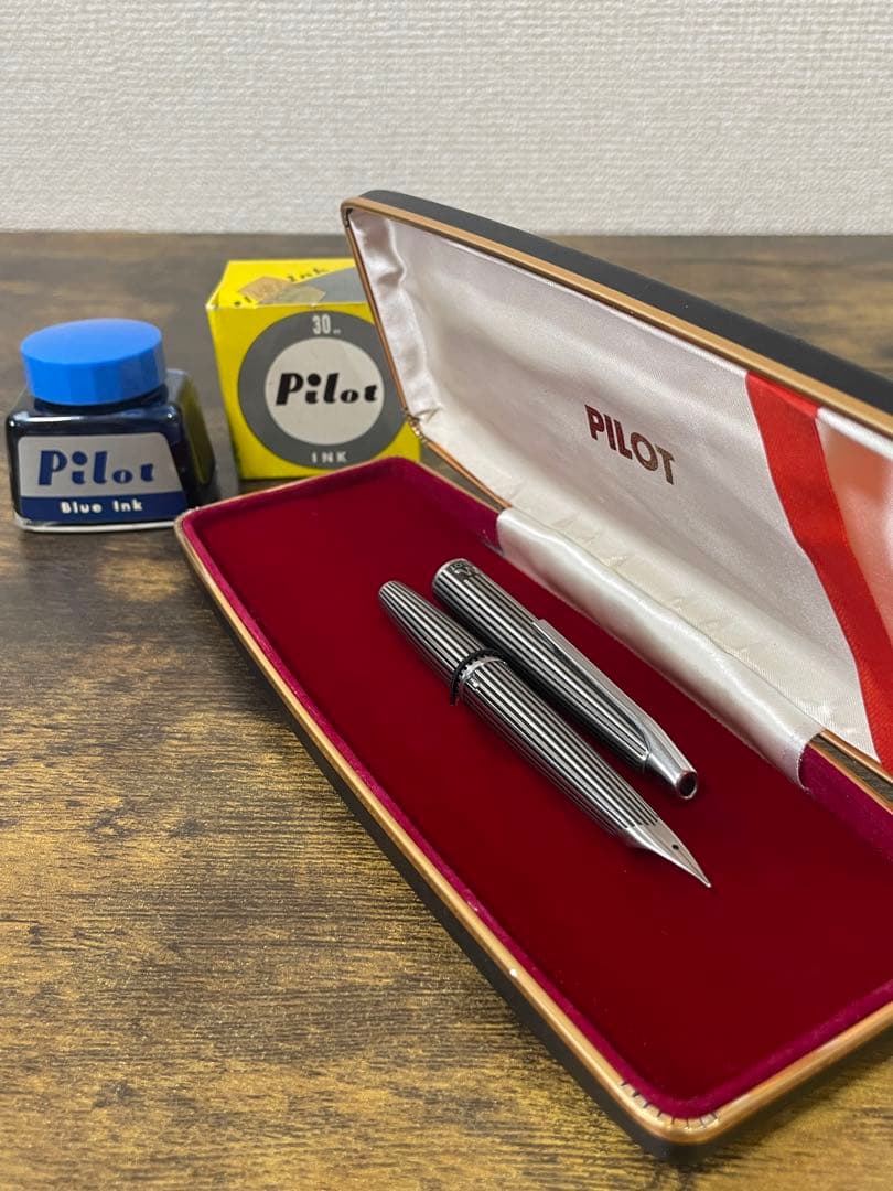 1970年代　ペン先軸一体型　蝕刻　μ ストライプ　ミュー　万年筆　細字　備品付