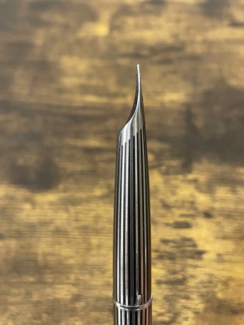 1970年代　ペン先軸一体型　蝕刻　μ ストライプ　ミュー　万年筆　細字　備品付