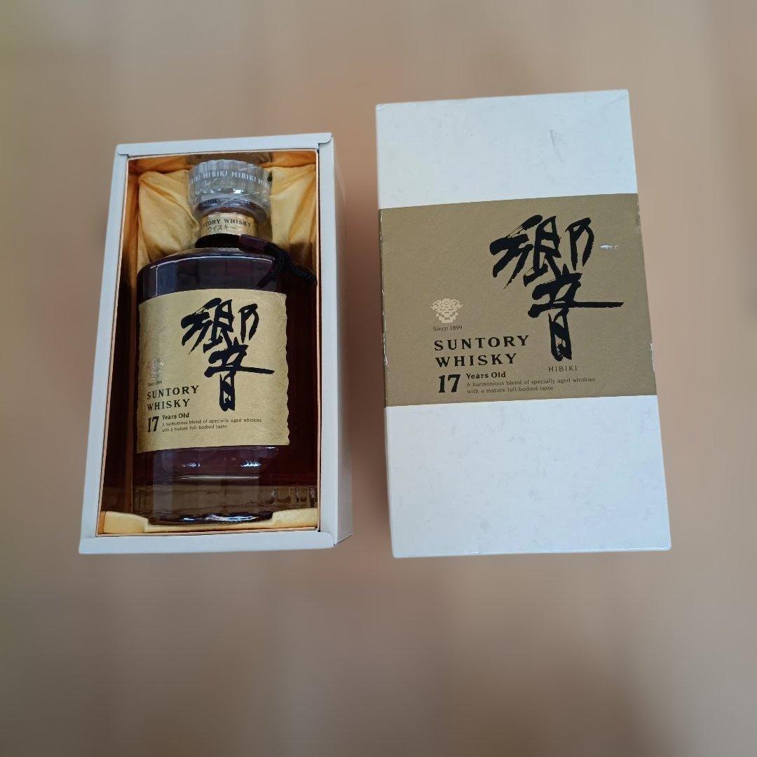 サントリー 響 17年 ゴールドラベル 化粧箱付き