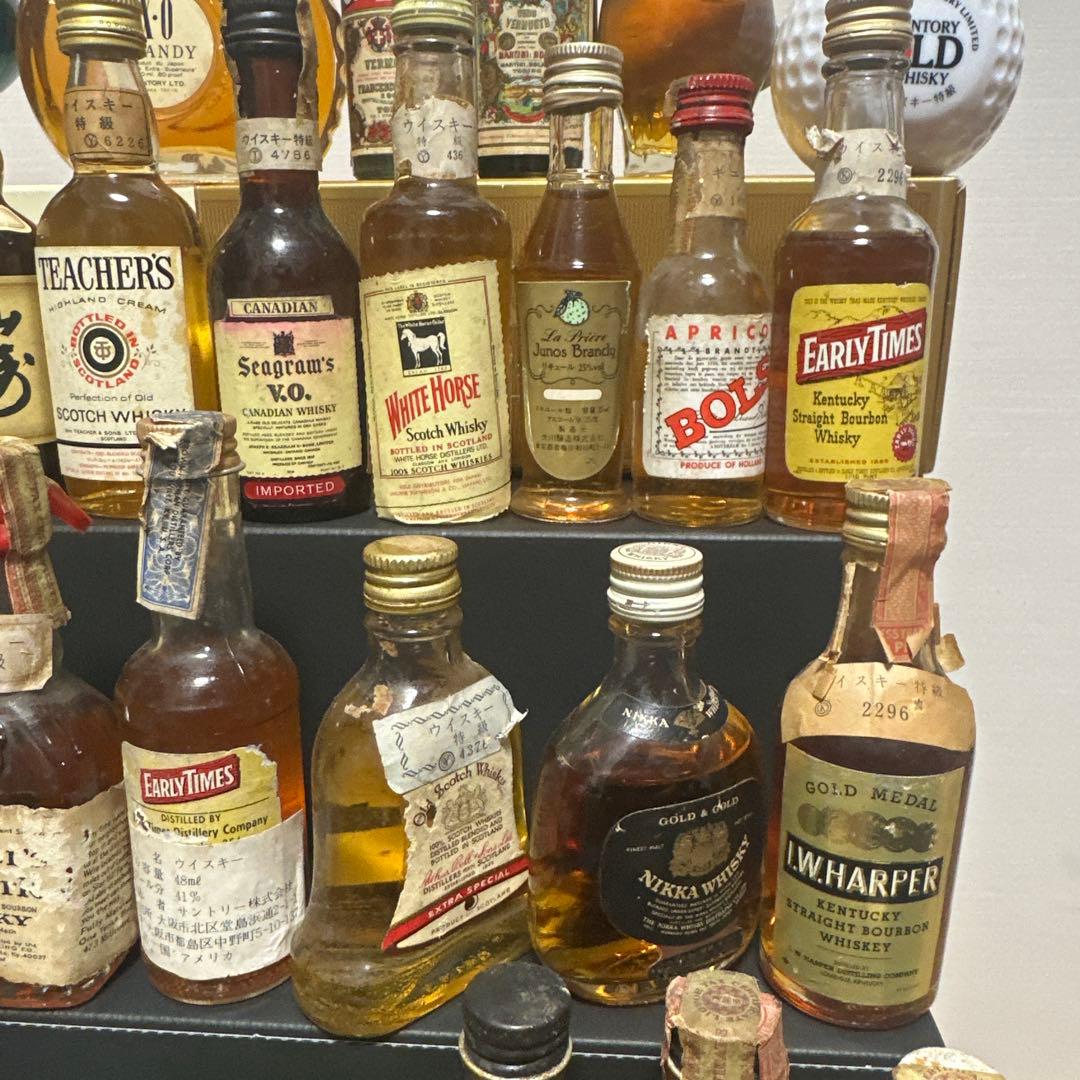 多種多様なウイスキーコレクション 山崎12年 ウイスキーミニボトル31本セット