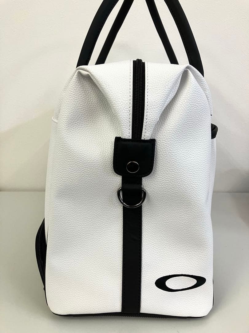 新品　オークリー　スカル　ボストンバッグ　ホワイト