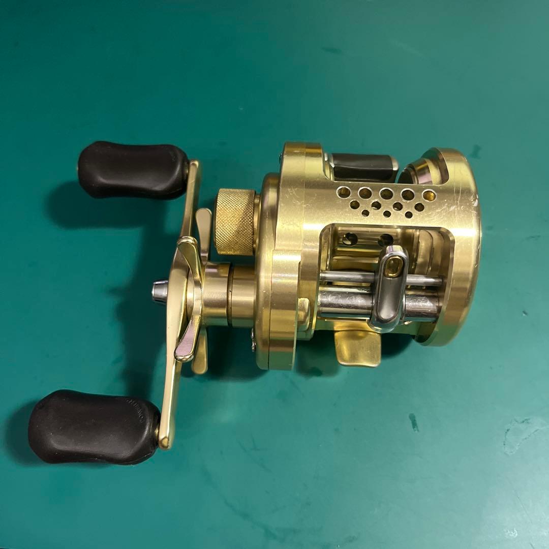 シマノ　00 カルカッタコンクエスト 200