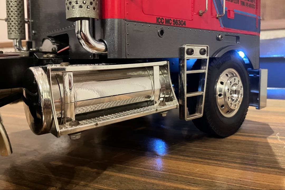 タミヤ 1/14 グローブライナー ライトユニット付き