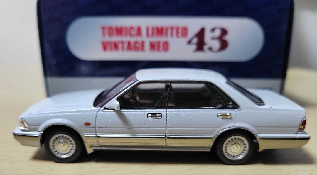 希少！トミカリミテッドヴィンテージネオ43セドリック ブロアムVIP Y31