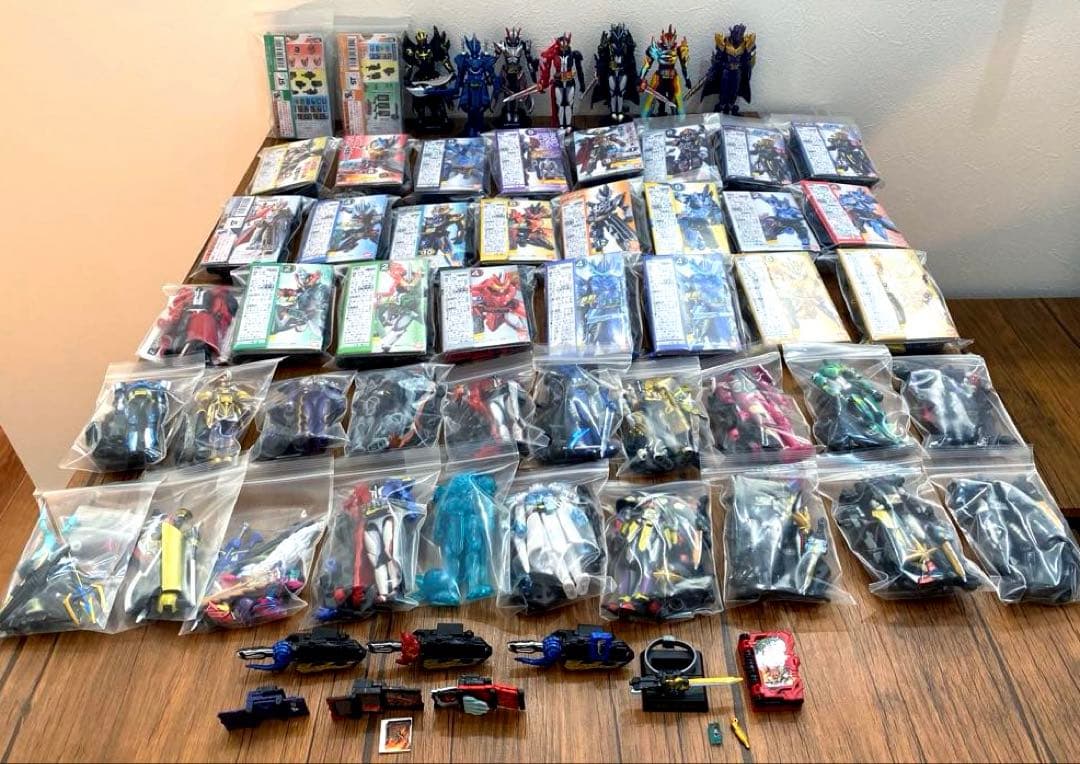 【仮面ライダー】装動 仮面ライダーセイバー セット