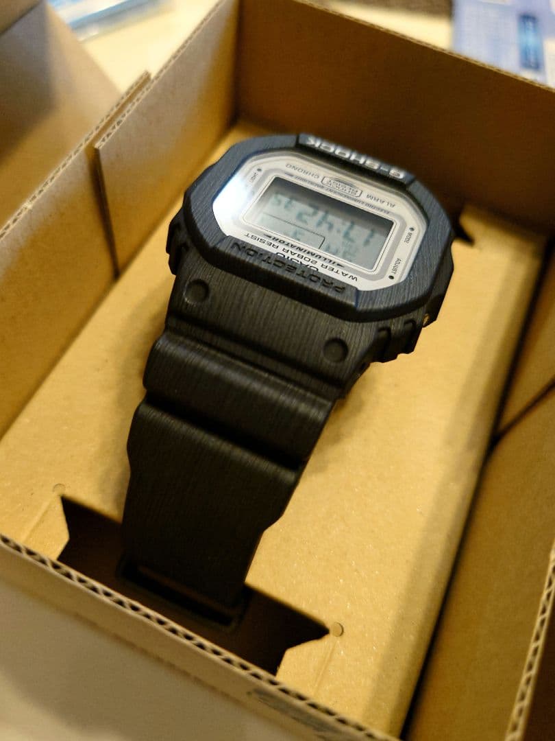 【未使用非売品】レア GLAY×EXILE G-SHOCK DW-5600BR