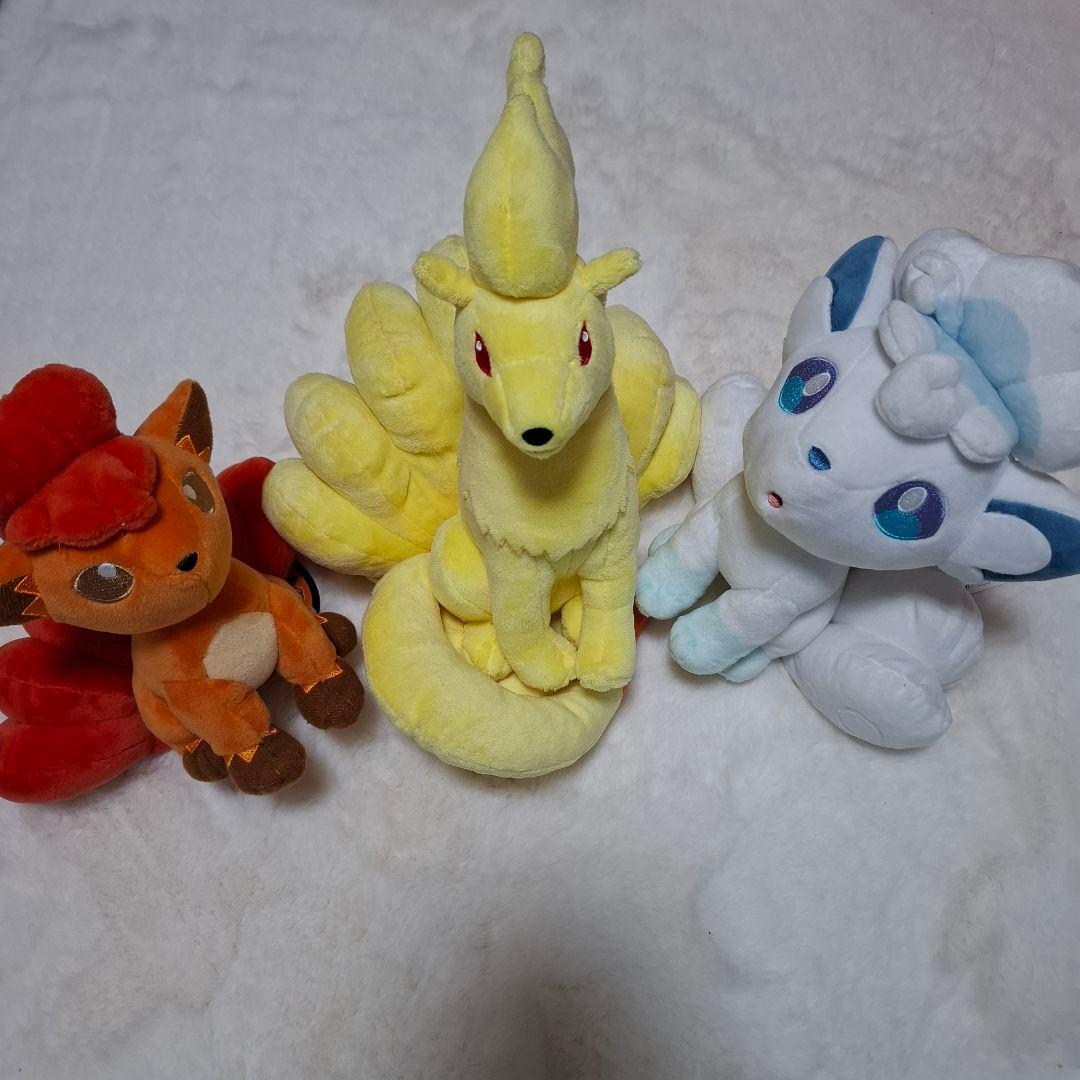 ポケモンセンター　キュウコン　ロコン　アローラロコン　ぬいぐるみ