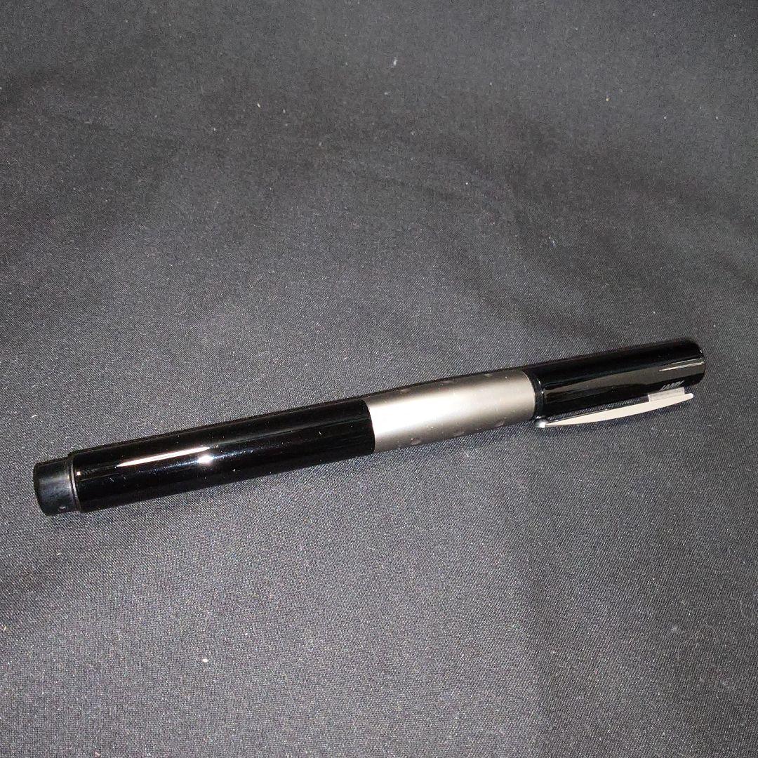 ラミー　アクセント　万年筆　ブラック　金ニブ　М