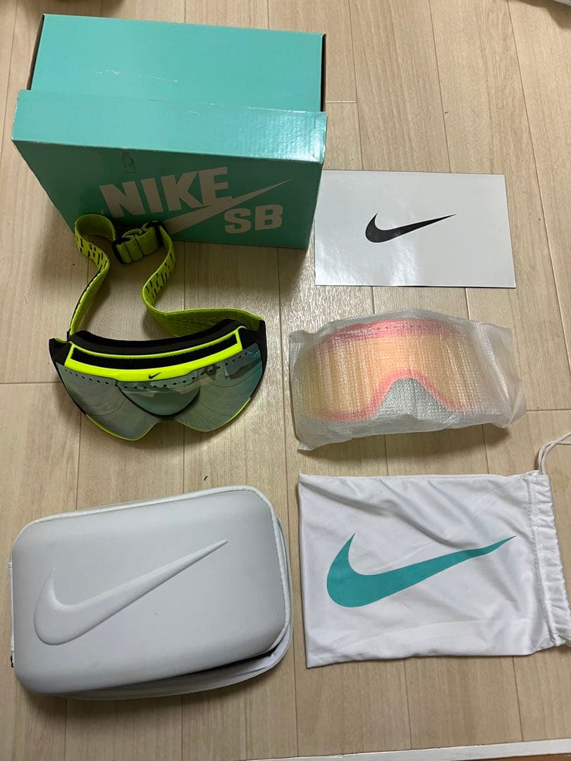 NIKE board スノーボード　ゴーグル　黄色　ナイキ　フェイド