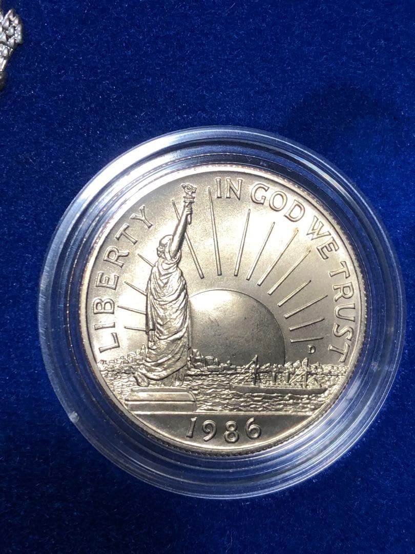 N4337【アメリカ・銀貨】自由の女神 1986年1ドル 大型銀貨 本物保証