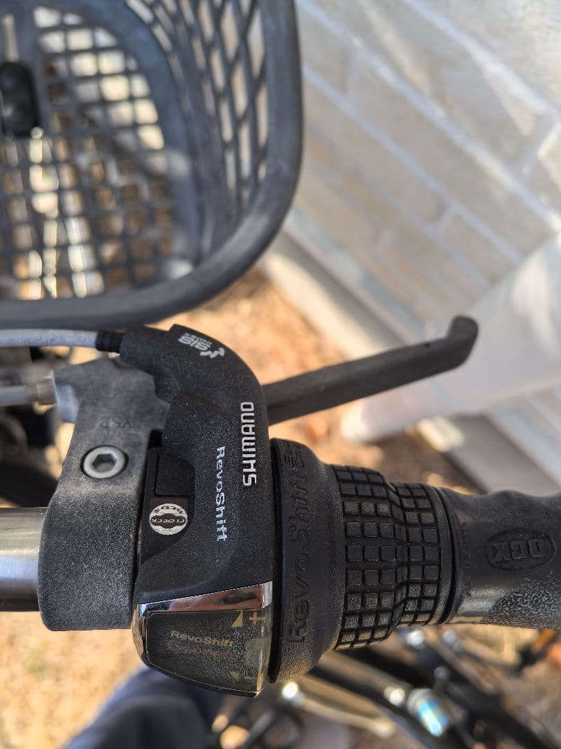 【名古屋引取限定】パンクしない自転車　DCM 27インチ　6段　オートライト