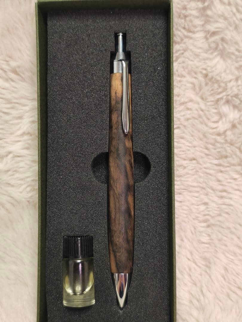 富士瘤クラフト　黒柿孔雀杢　シャーペン