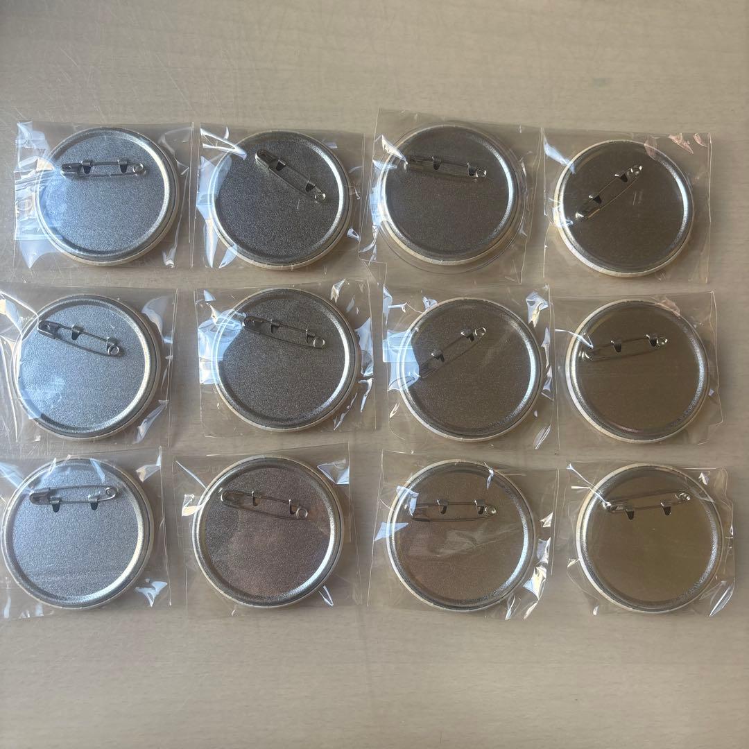 カラフルピーチ えと サンリオ 缶バッジ 12個