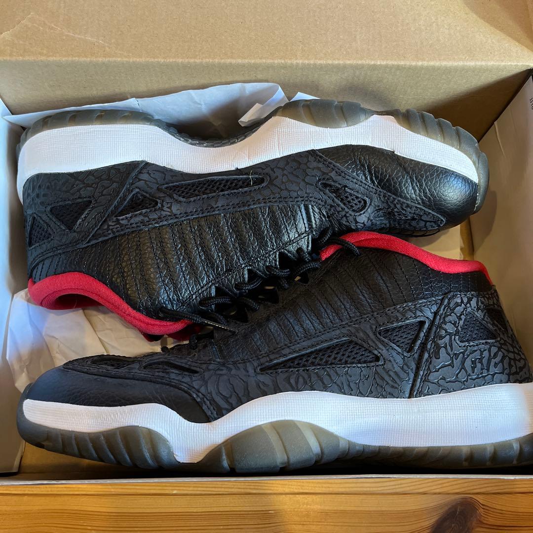Air Jordan 11 Retro Low ブラック/レッド 10