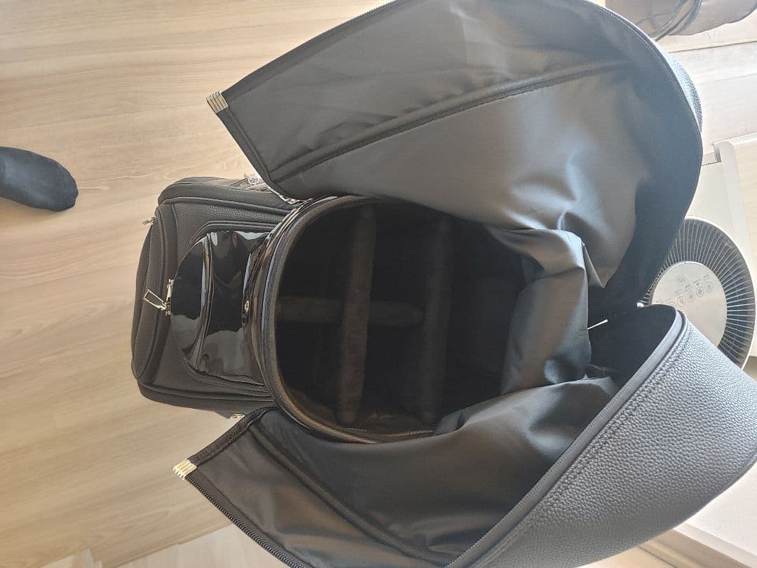 ウノピゥウノウグァーレトレ キャディバッグ