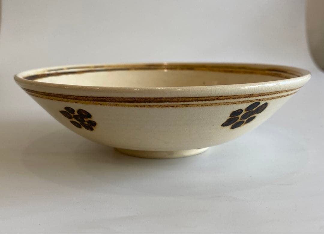 絵高麗梅鉢平茶碗　三浦竹軒作　茶道具