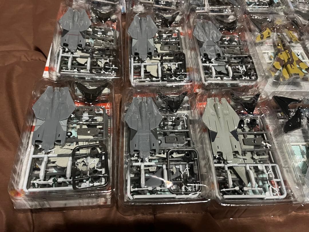 【未使用品】 エフトイズ 1/144 戦闘機 15機まとめ売り