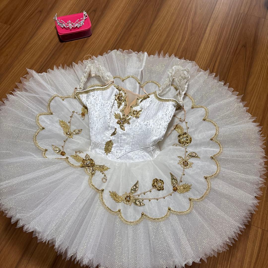 ホワイト バレエドレス 金色刺繍 付属品あり