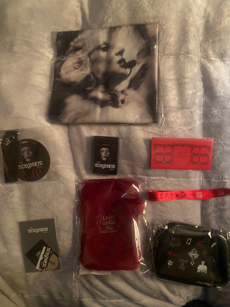 Lady Gaga VIP Gold Merch - 2026年　VIPギフト