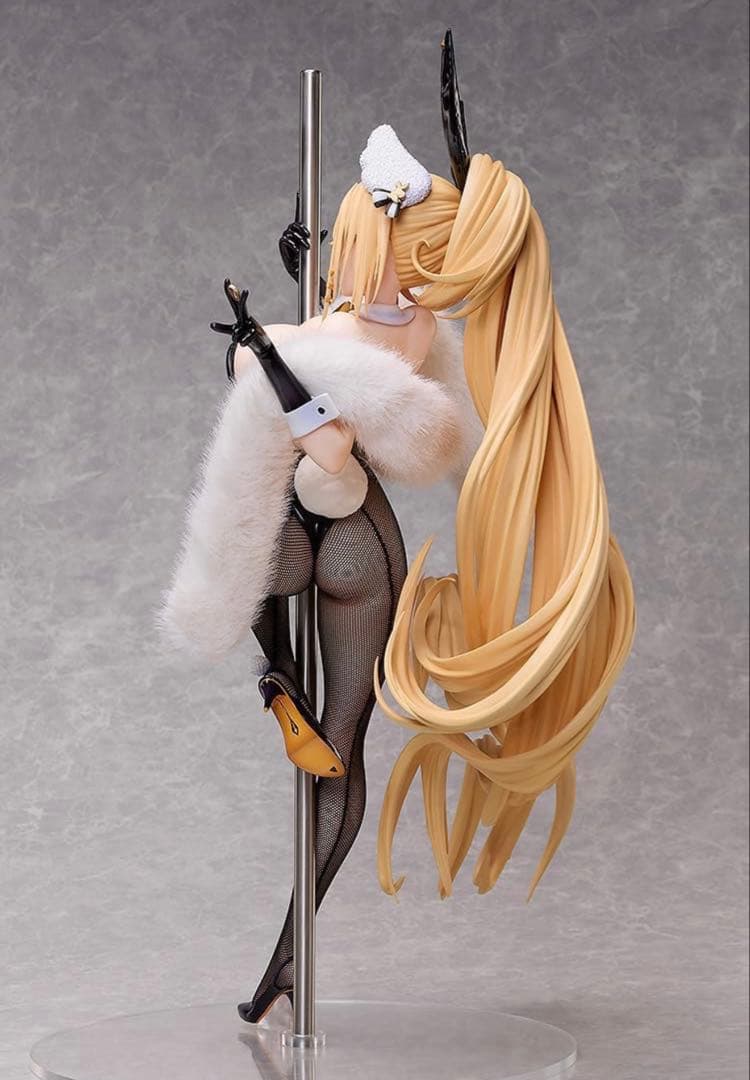 勝利の女神：NIKKE ルピー：ラグジュアリーラビット 1/4 完成品フィギュア