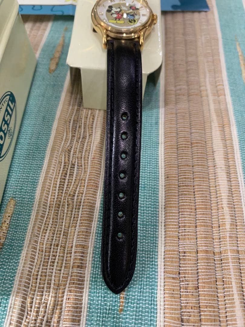 [新品] 限定品　Disney ミッキー&ミニーマウス　FOSSIL 腕時計